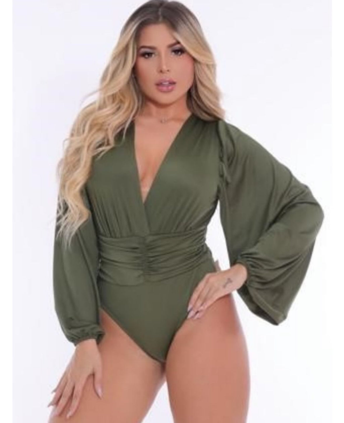 Body elasticado manga globo verde con faja en cintura